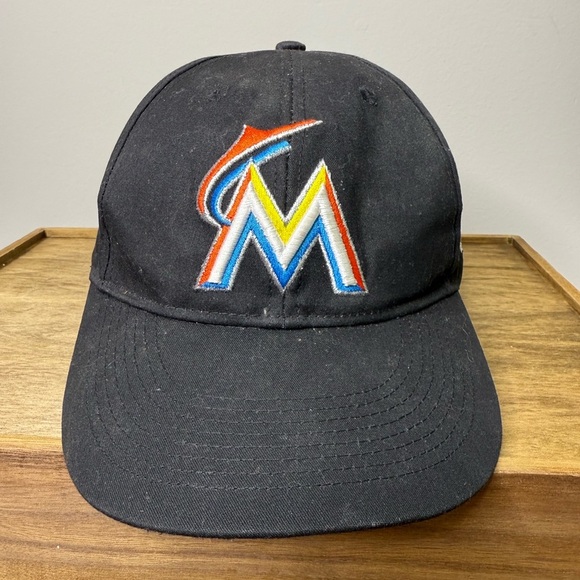Black Miami Marlins MLB Cap by OC Sports - Picture 5 of 11